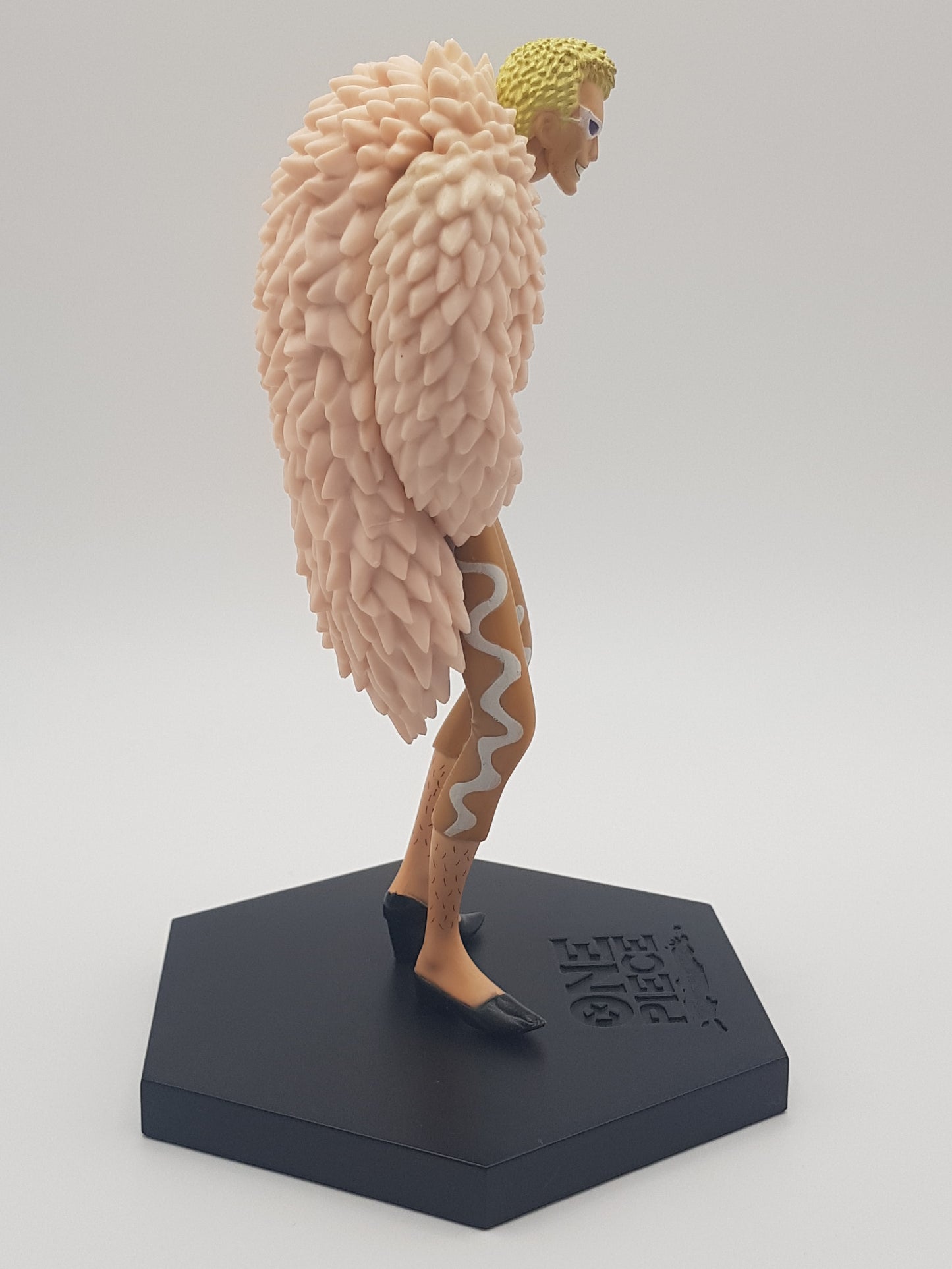 Donquixote Doflamingo Figur - One Piece - DX Ouka Shichibukai Figure Vol. 1 - Banpresto