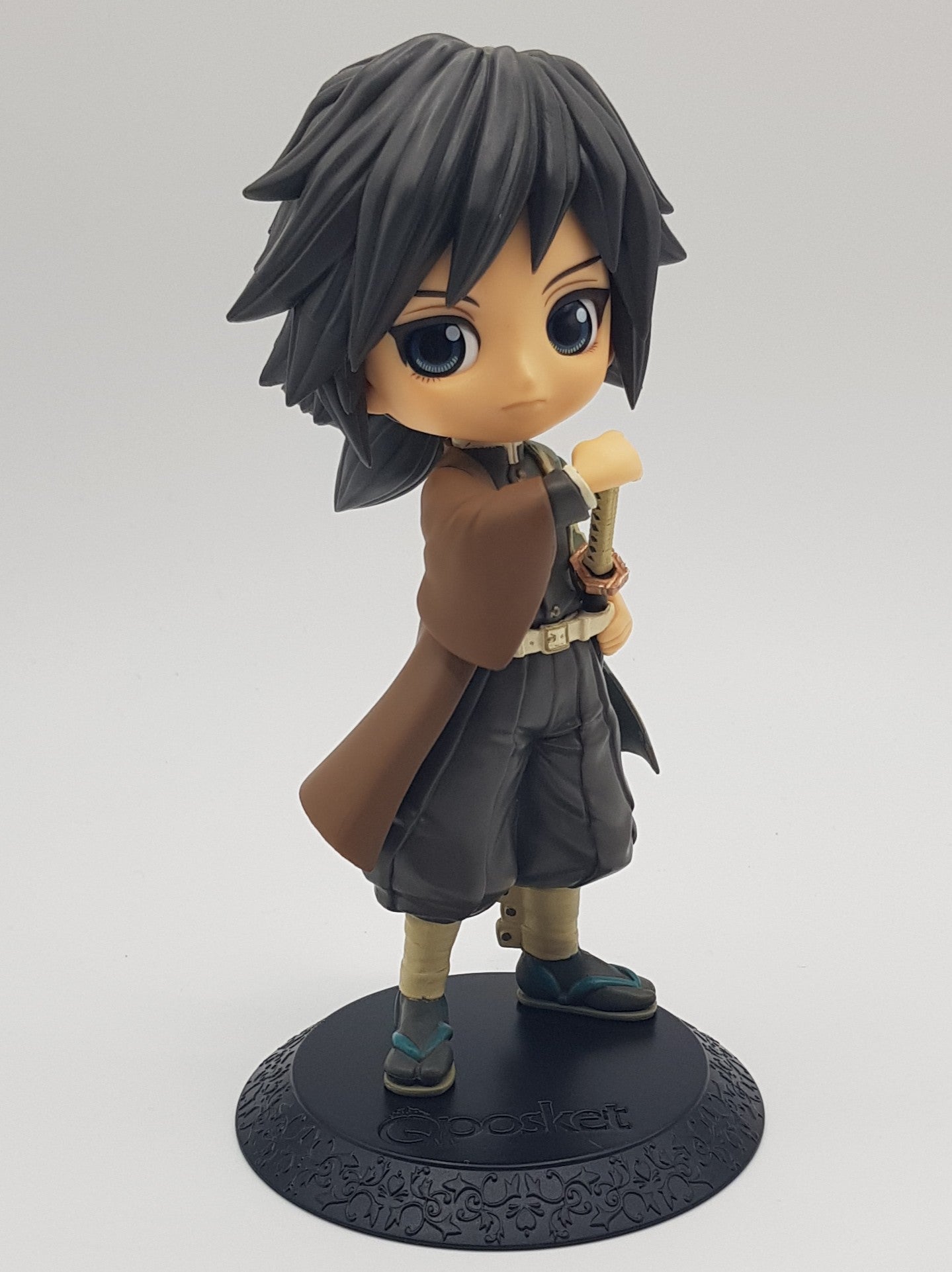 Giyu Tomioka Figur - Demon Slayer: Kimetsu no Yaiba - Q-Posket - Sepia Ver. - Banpresto