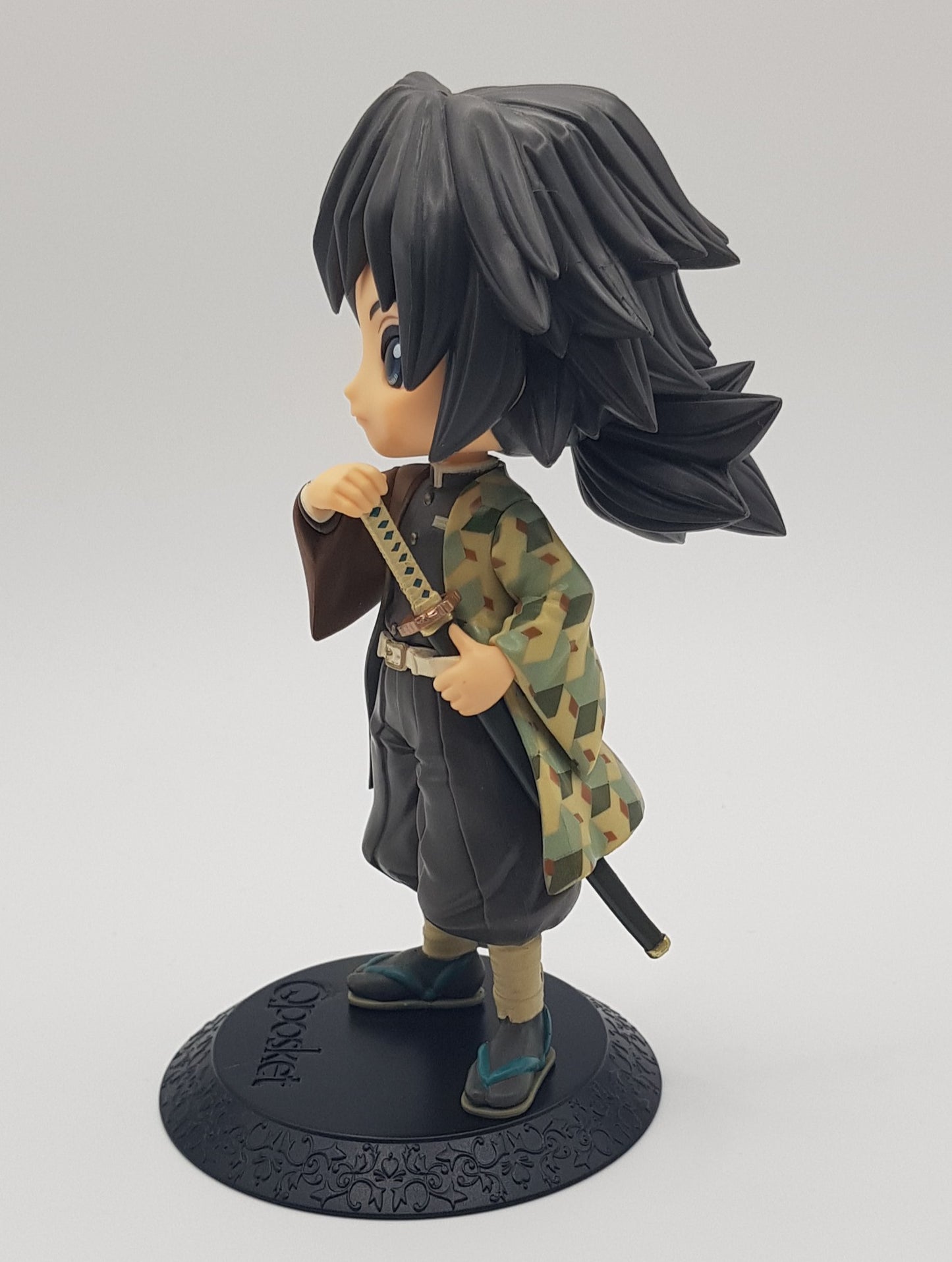 Giyu Tomioka Figur - Demon Slayer: Kimetsu no Yaiba - Q-Posket - Sepia Ver. - Banpresto