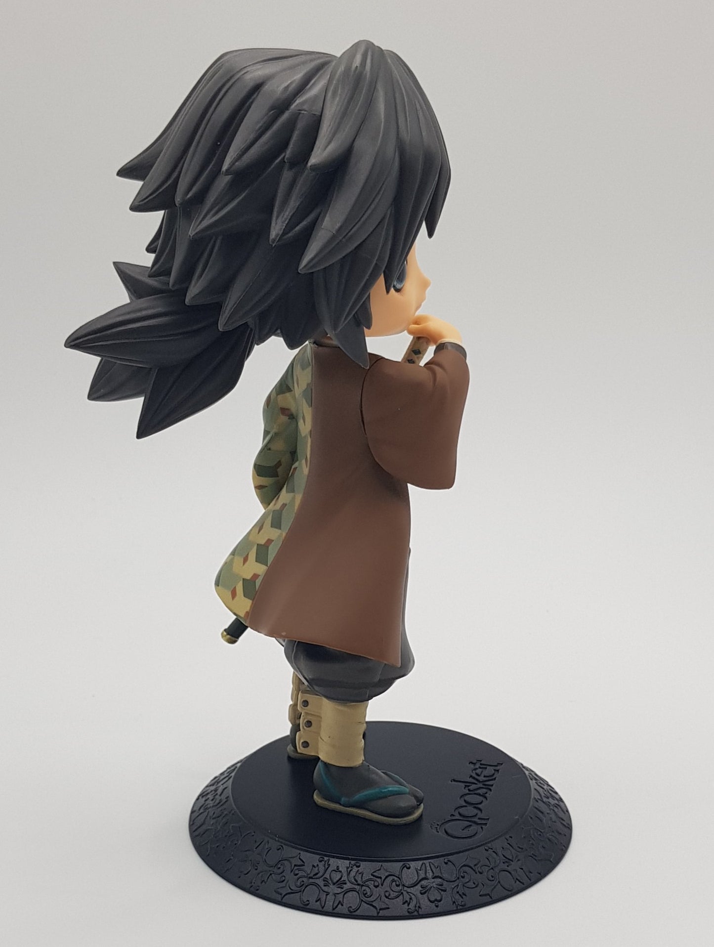 Giyu Tomioka Figur - Demon Slayer: Kimetsu no Yaiba - Q-Posket - Sepia Ver. - Banpresto