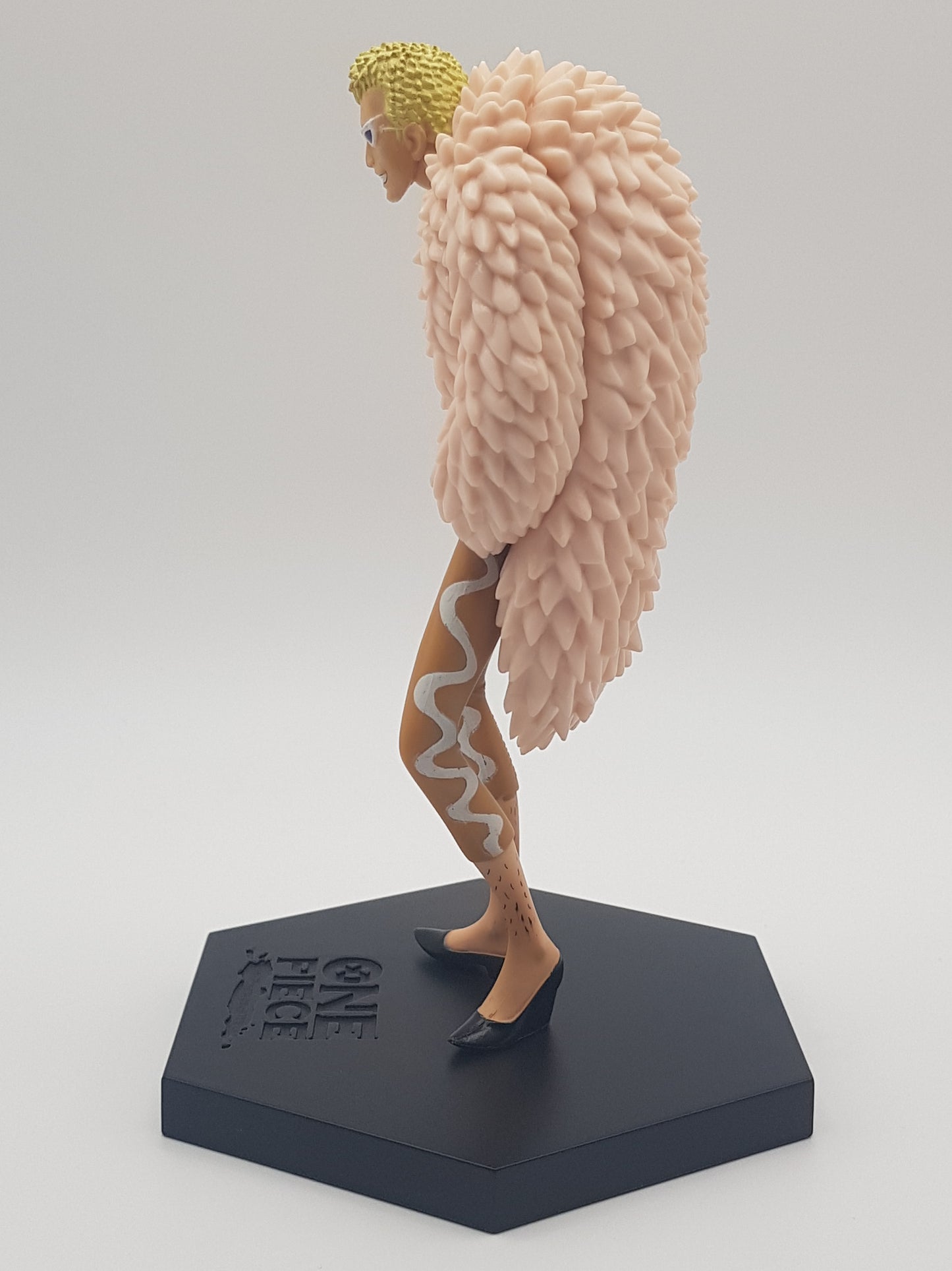 Donquixote Doflamingo Figur - One Piece - DX Ouka Shichibukai Figure Vol. 1 - Banpresto