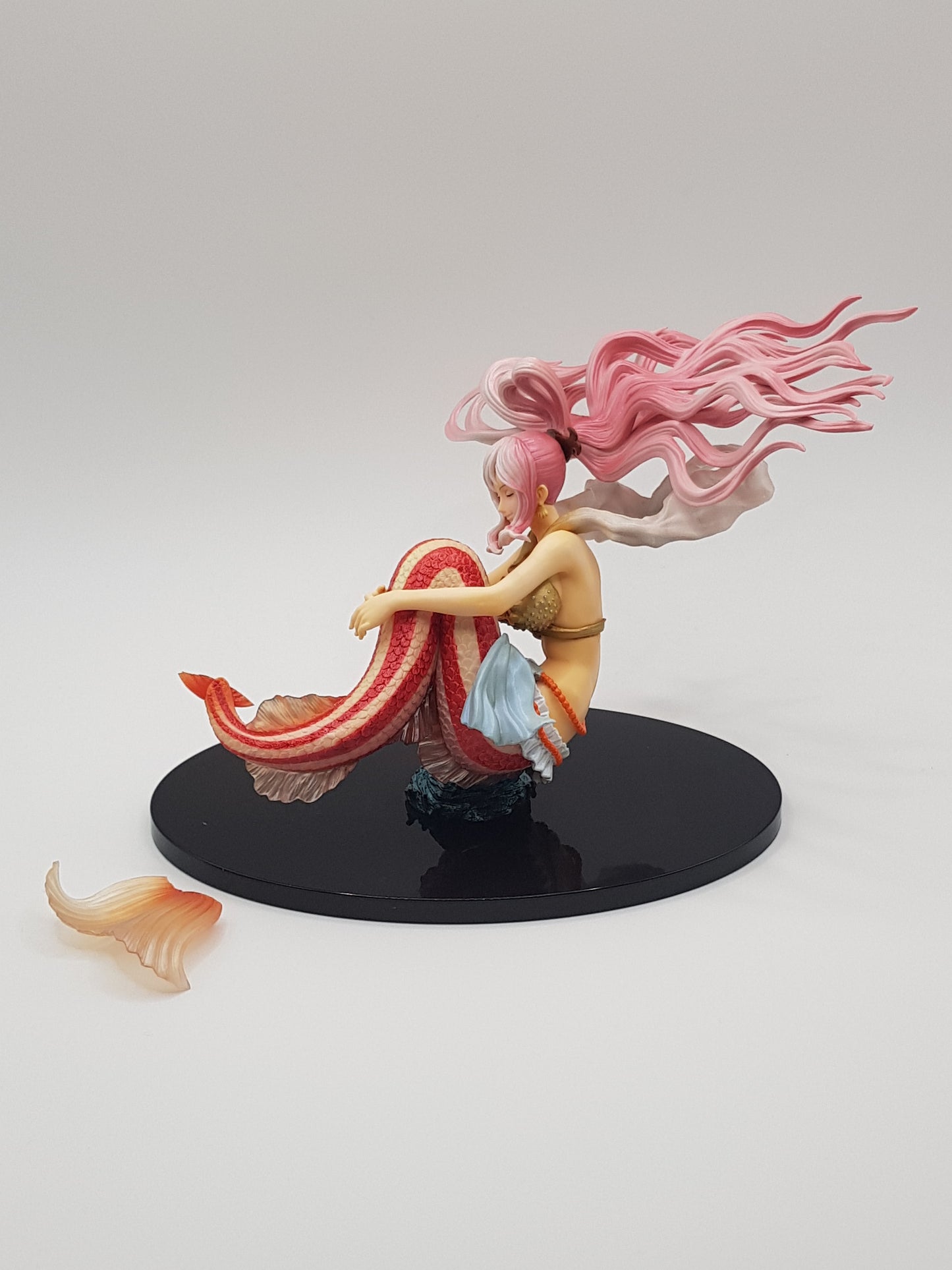 Shirahoshi Figur - One Piece - Figure Colosseum - SCultures - Zoukeiou Chojho Kessen II - Banpresto (defekt)